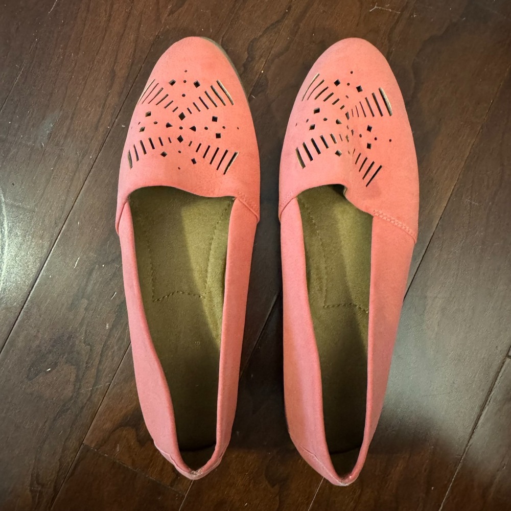 Trend Right Pink Laser-Cutout Slip-On Flats/Loafers New Without Box Women's 8M